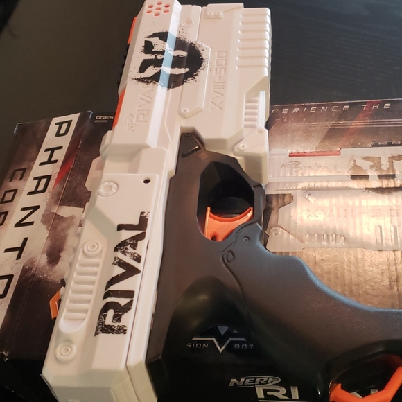 Nerf rival xvIII-500.w straps and 5 rounds. - Picture 4 of 4